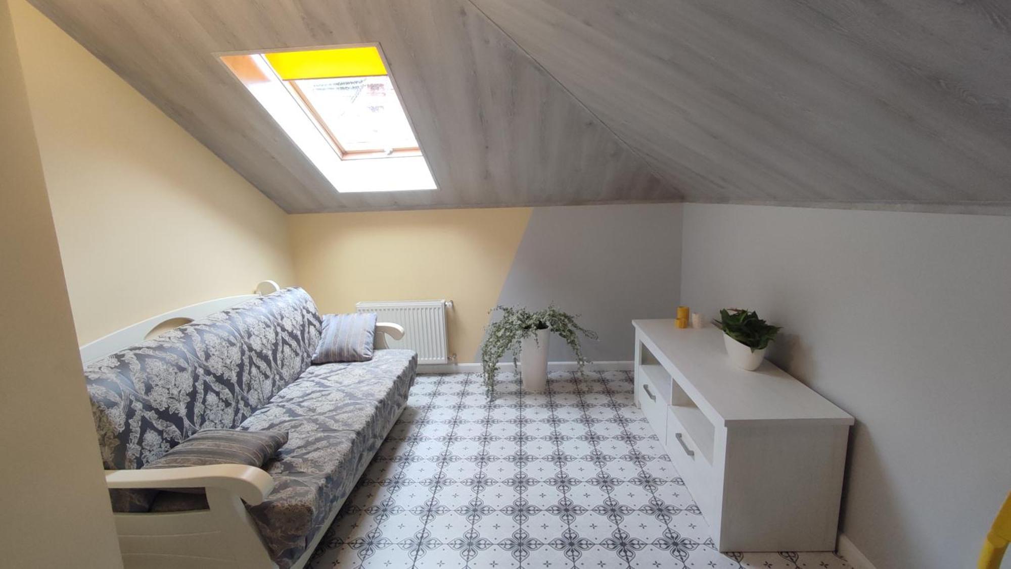 Apartament Сонячна Мансарда Kamieniec Podolski Zewnętrze zdjęcie