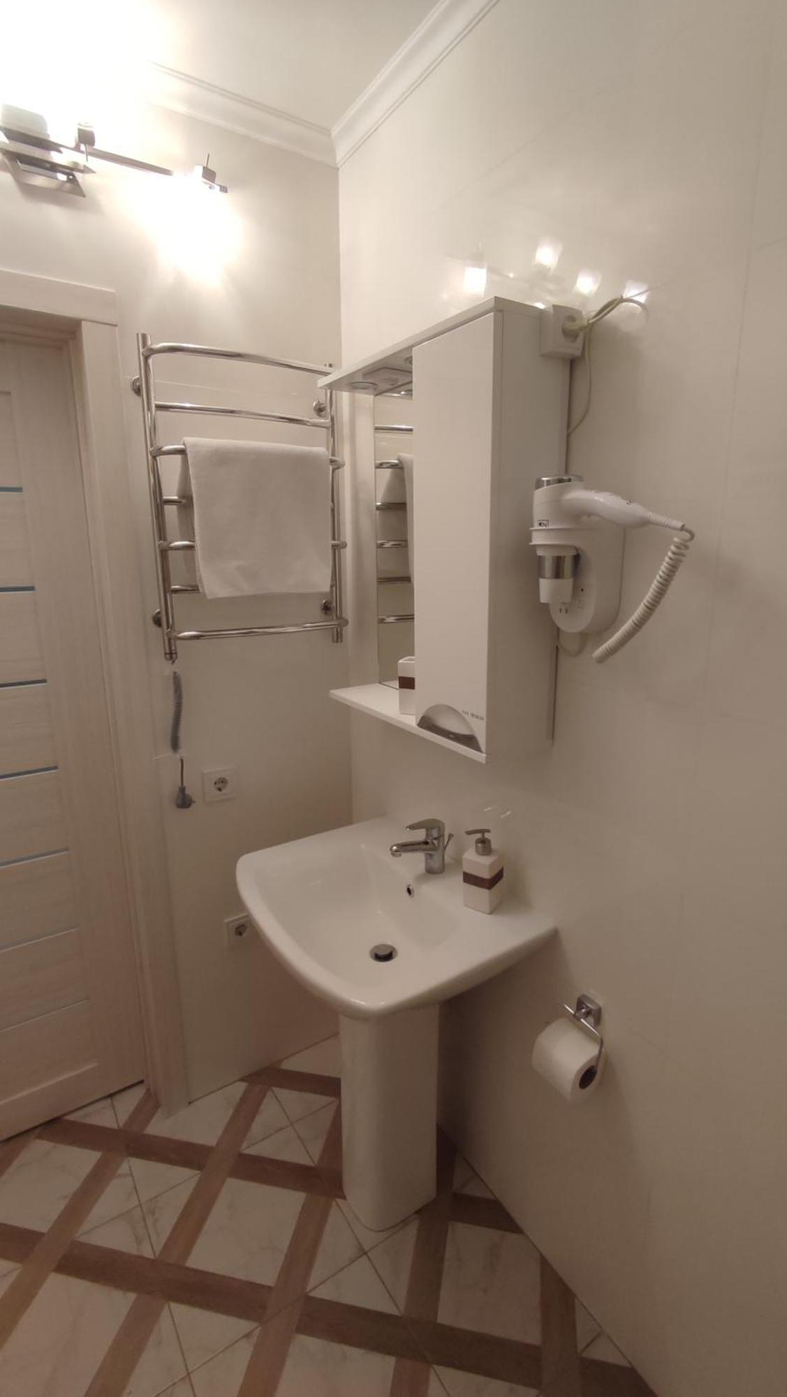 Apartament Сонячна Мансарда Kamieniec Podolski Zewnętrze zdjęcie