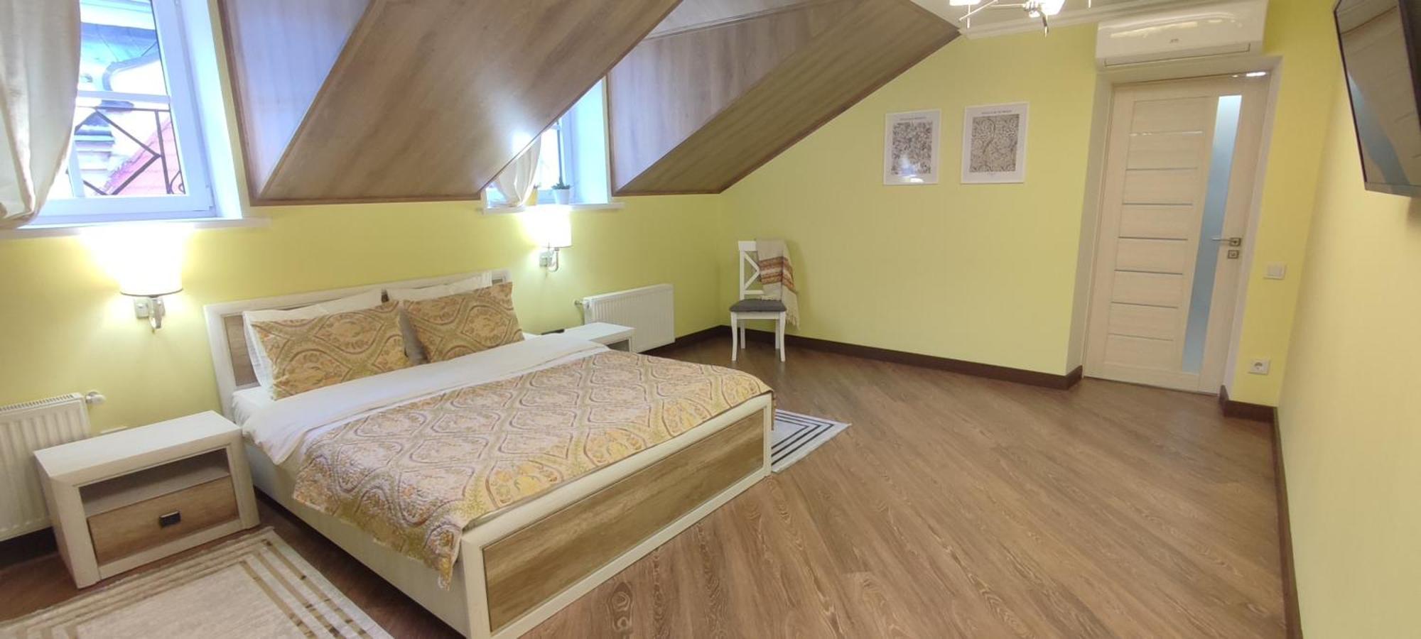Apartament Сонячна Мансарда Kamieniec Podolski Zewnętrze zdjęcie
